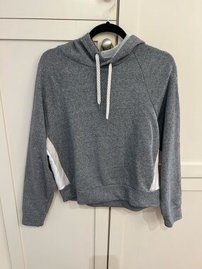 Vuori Gray Hooded colorblock Pullover with White/cream Accents, size XS